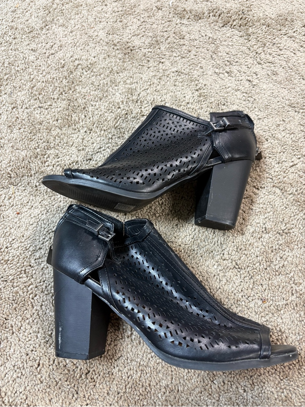 Daisy Fuentes Black Perforated Block Heel Sandal